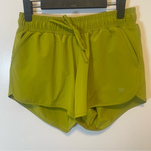 Albion fit athletic shorts‎ green women’s size small - Picture 1 of 4